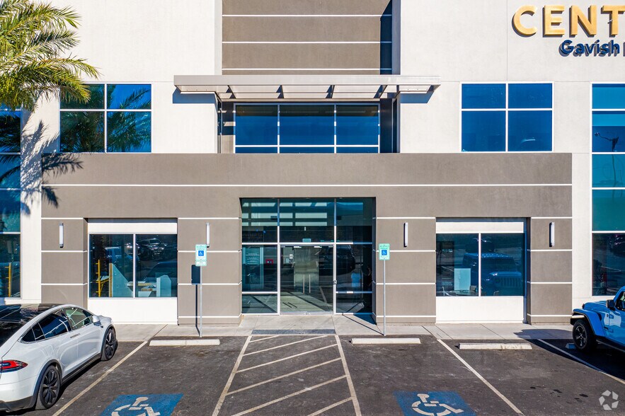 6590 S Rainbow Blvd, Las Vegas, NV à vendre - Photo du bâtiment - Image 2 de 4