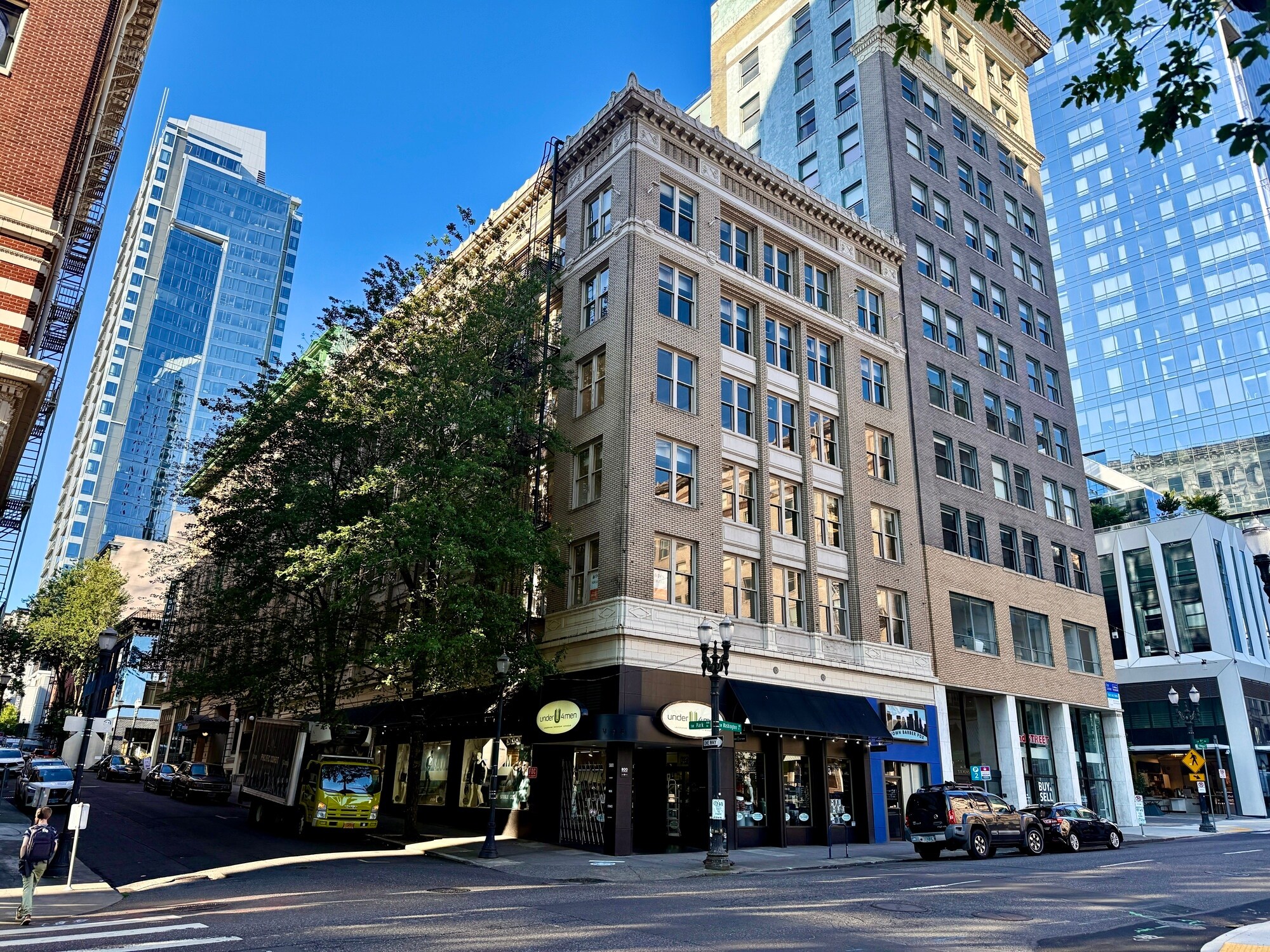 800 SW Washington St, Portland, OR à louer Photo du bâtiment- Image 1 de 15