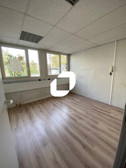Bureau dans Sèvres à louer - Photo intérieure - Image 2 de 15