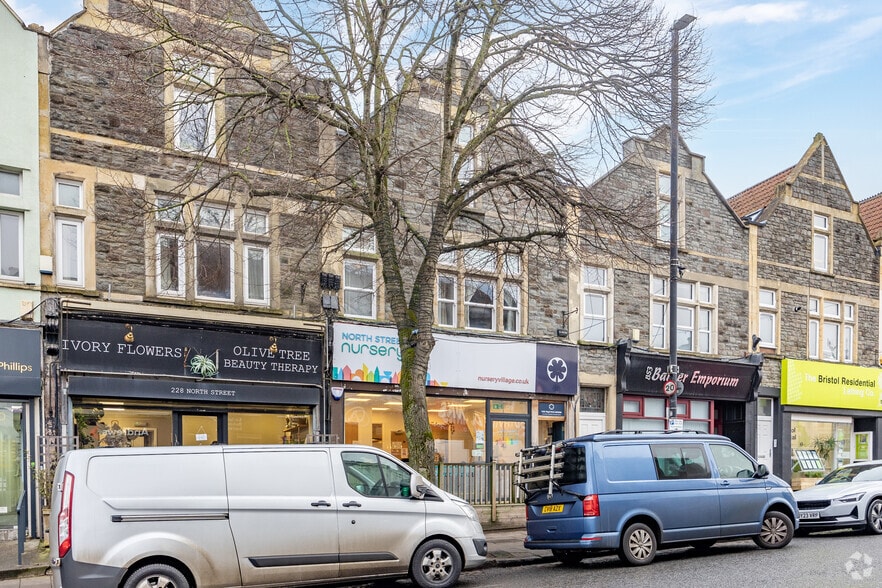 226 North St, Bristol à vendre - Photo du bâtiment - Image 3 de 3