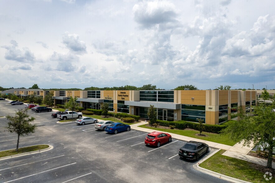 10967 Lake Underhill Rd, Orlando, FL à louer - Photo du bâtiment - Image 3 de 29