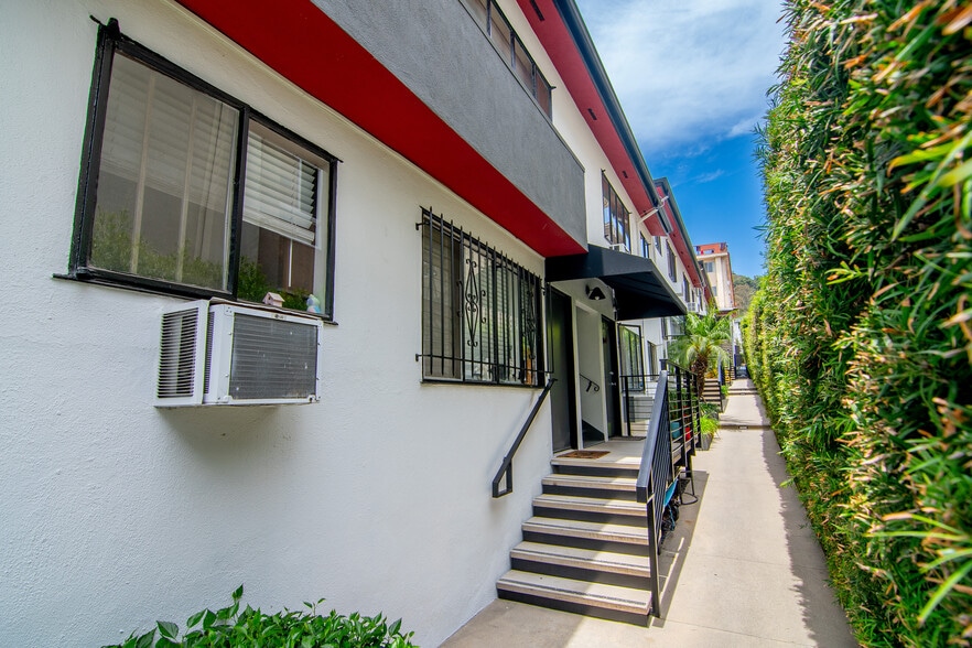 7261 Franklin Ave, Los Angeles, CA for sale - Building Photo - Image 3 of 12
