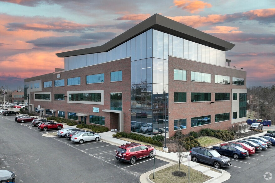 22365 Broderick Dr, Sterling, VA for lease - Primary Photo - Image 1 of 54