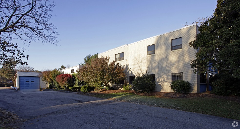901 Waterman Ave, East Providence, RI for sale - Primary Photo - Image 3 of 8