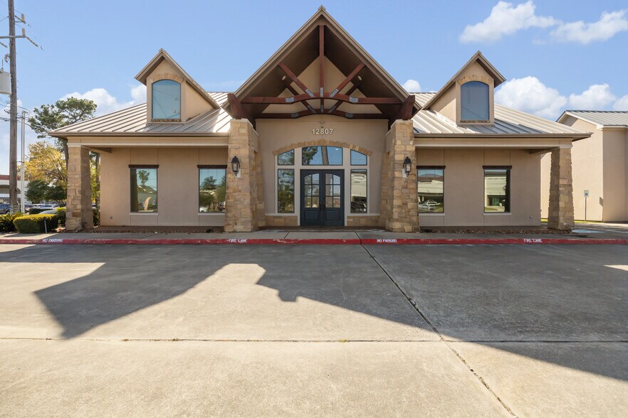 12807 Jones Rd, Cypress, TX à vendre - Photo du bâtiment - Image 2 de 12
