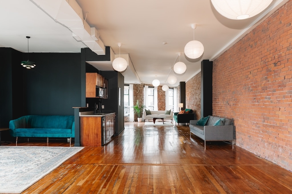 52 Powell St, Vancouver, BC for lease Interior Photo- Image 1 of 3