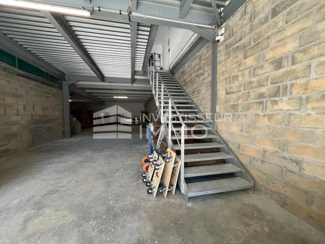 Flex in Neuilly-Plaisance for lease Building Photo- Image 1 of 11