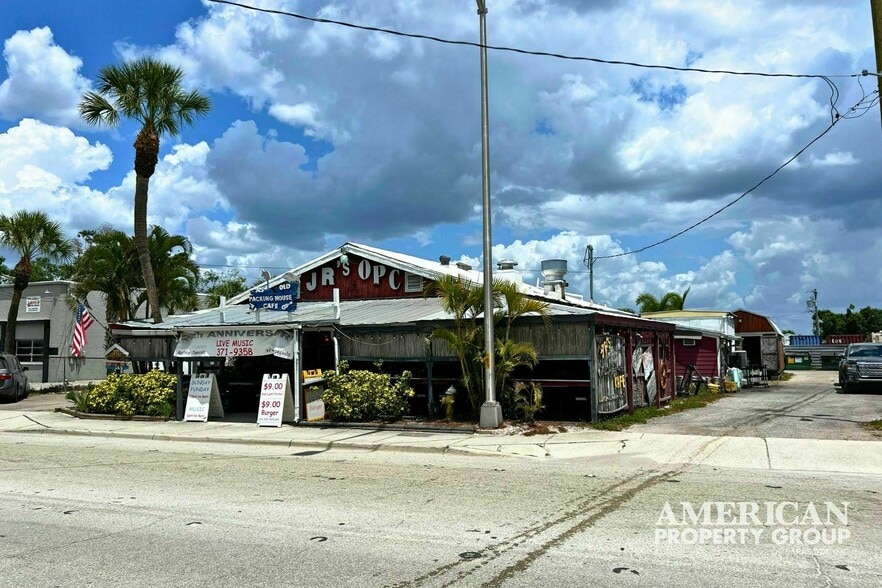 987 S Packinghouse Rd, Sarasota, FL à vendre - Photo du bâtiment - Image 2 de 27