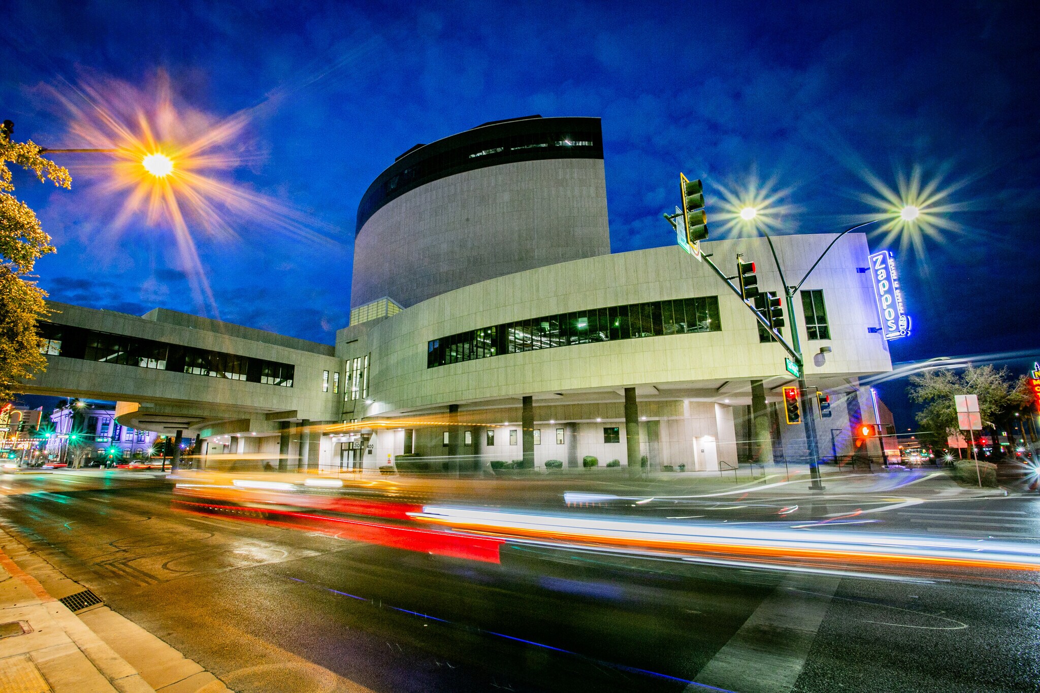 400 E Stewart Ave, Las Vegas, NV à louer Photo du bâtiment- Image 1 de 26