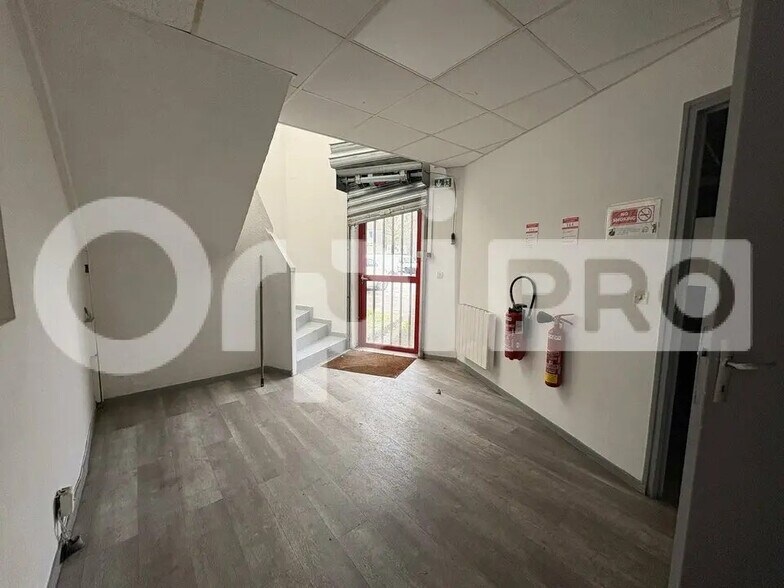 Office in Collégien for lease - Interior Photo - Image 3 of 6