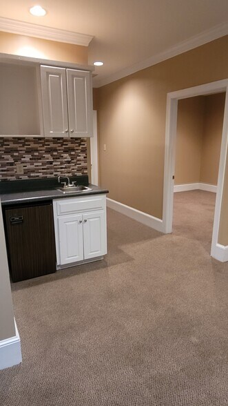 5540 Mcneely Dr, Raleigh, NC à vendre - Photo du bâtiment - Image 3 de 17