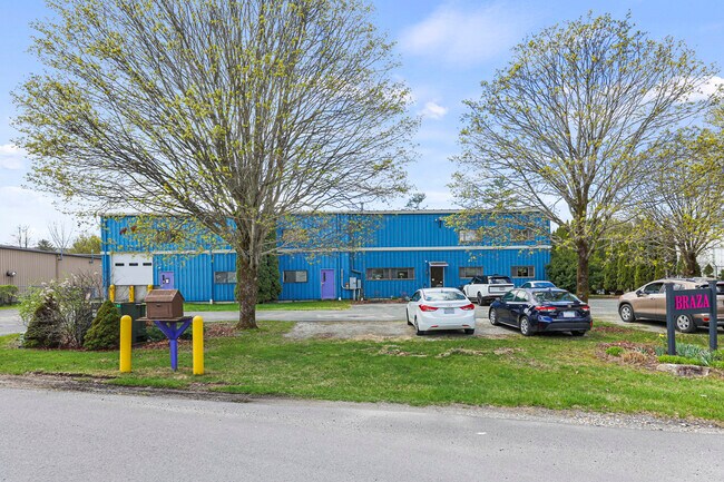 More details for 8 Run Way, Lee, MA - Flex for Sale