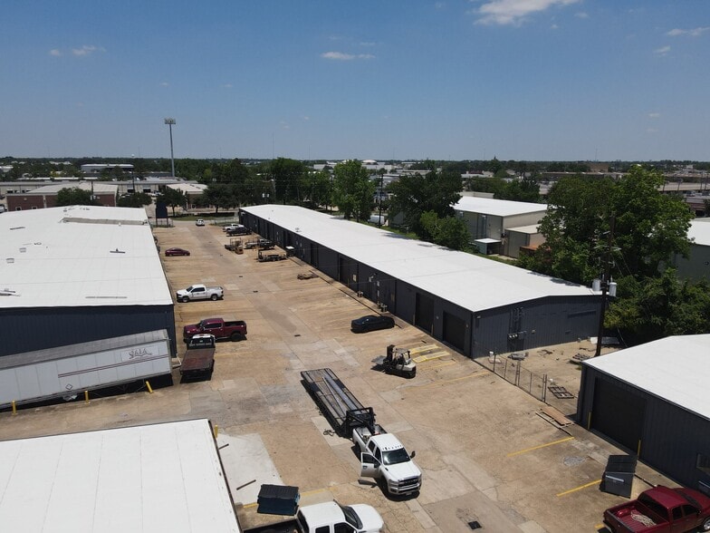9863 Tanner Rd, Houston, TX à louer - Photo du bâtiment - Image 3 de 8