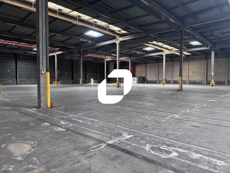 Industrial in Hénin-Beaumont for lease - Building Photo - Image 3 of 8