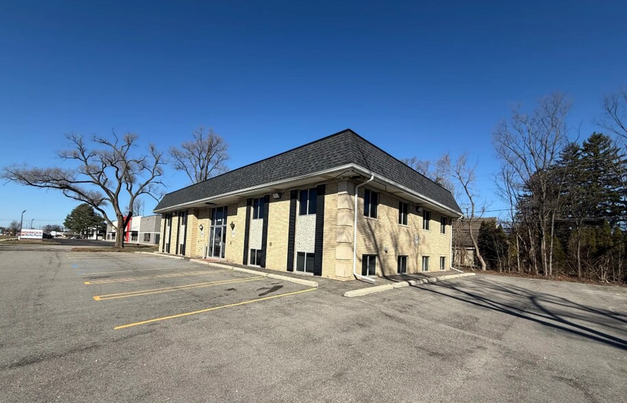 26440 Southfield Rd, Lathrup Village, MI à louer - Photo du bâtiment - Image 3 de 19