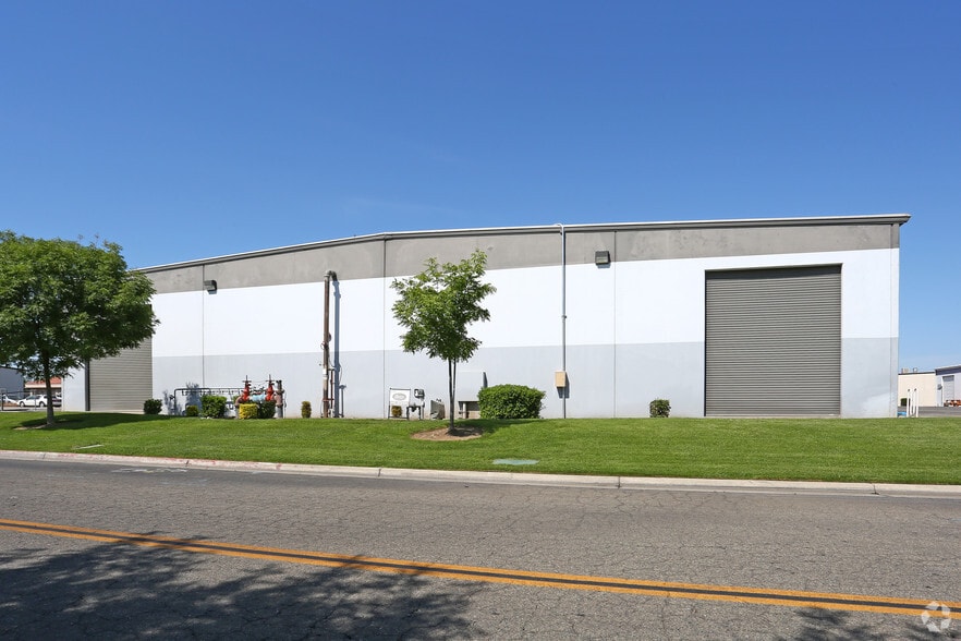 528 Noble St, Madera, CA for lease - Building Photo - Image 2 of 5