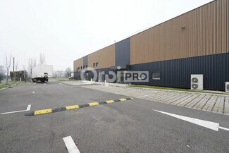 Plus de détails pour Local d'activités à louer