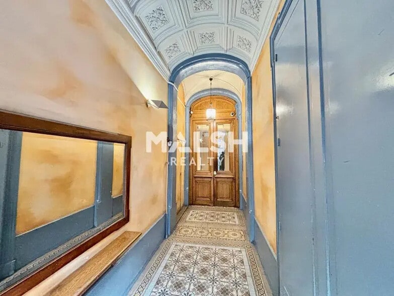 Office in Lyon for lease - Interior Photo - Image 2 of 12