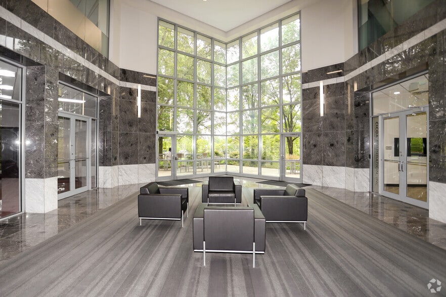 8440 Woodfield Crossing Blvd, Indianapolis, IN à louer - Photo intérieure - Image 2 de 21