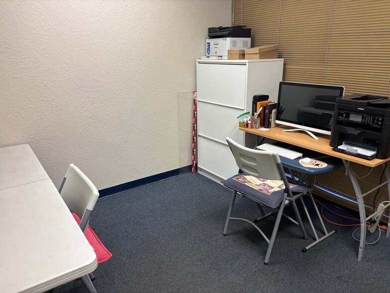 2660 W Woodland Dr, Anaheim, CA for lease - Building Photo - Image 2 of 9