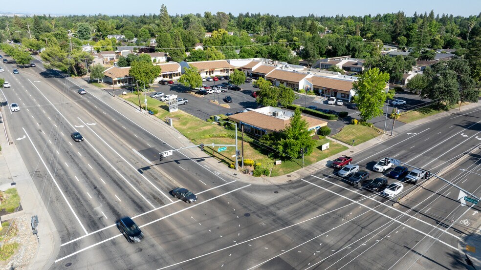 8100 Madison Ave, Fair Oaks, CA à louer - Photo du bâtiment - Image 1 de 7