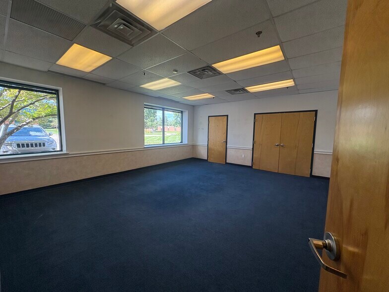 101-111 Rock Rd, Horsham Township, PA for lease - Building Photo - Image 2 of 8