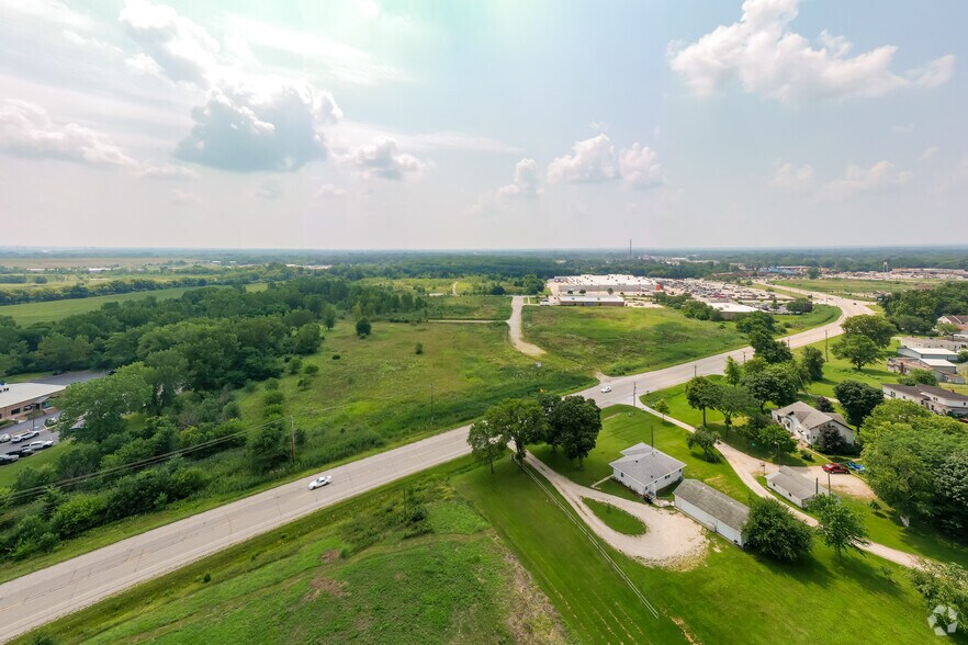 300 Spellisy Ct, Morris, IL à vendre - Aérien - Image 2 de 10