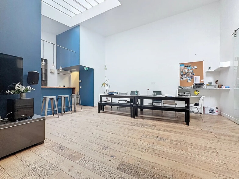 Immeuble residentiel dans Paris à vendre - Photo intérieure - Image 3 de 19