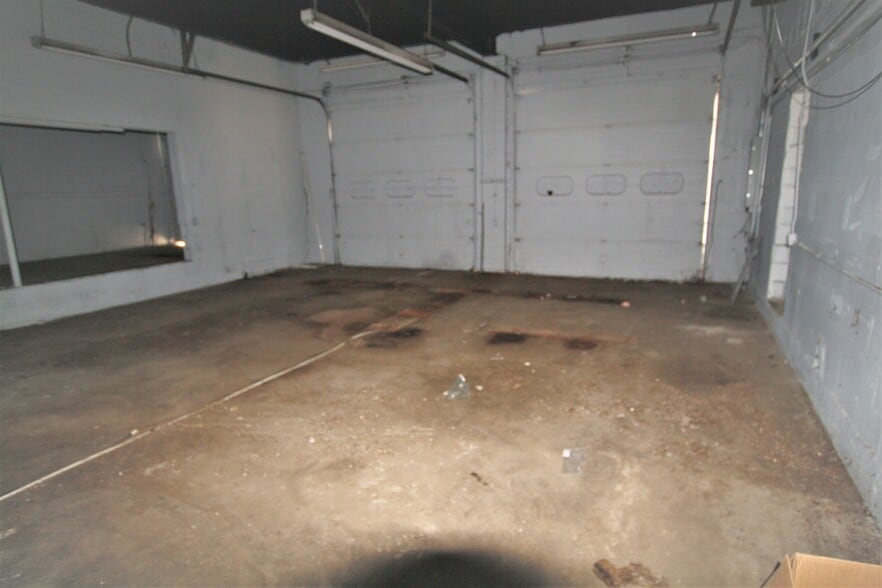 4121 Fenton Rd, Burton, MI à vendre - Photo du bâtiment - Image 3 de 7