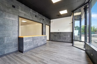 1751 N Sheffield Ave, Chicago, IL for lease Interior Photo- Image 2 of 10