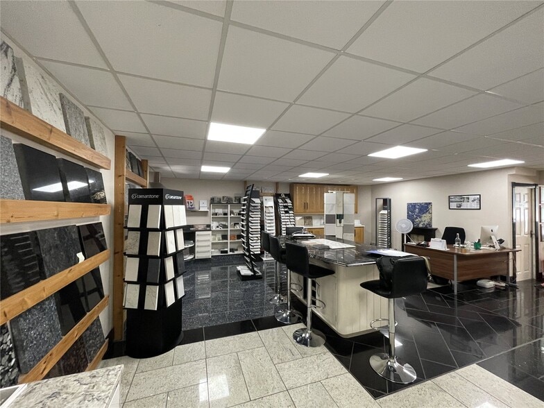 1-11 Bowlers Croft, Basildon for lease - Interior Photo - Image 3 of 5