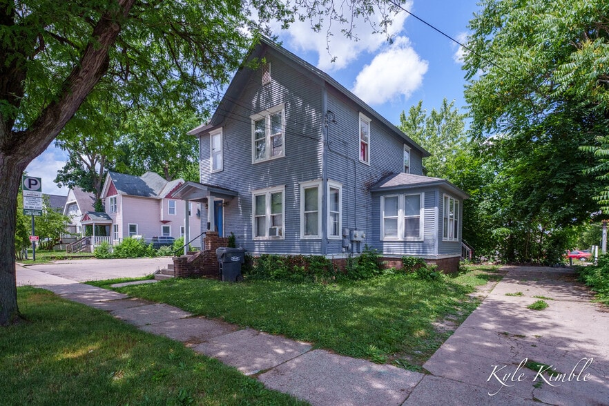 13 Unit Kalamazoo Portfolio portefeuille de 1 propriétés à vendre sur LoopNet.ca - Photo du bâtiment - Image 3 de 19