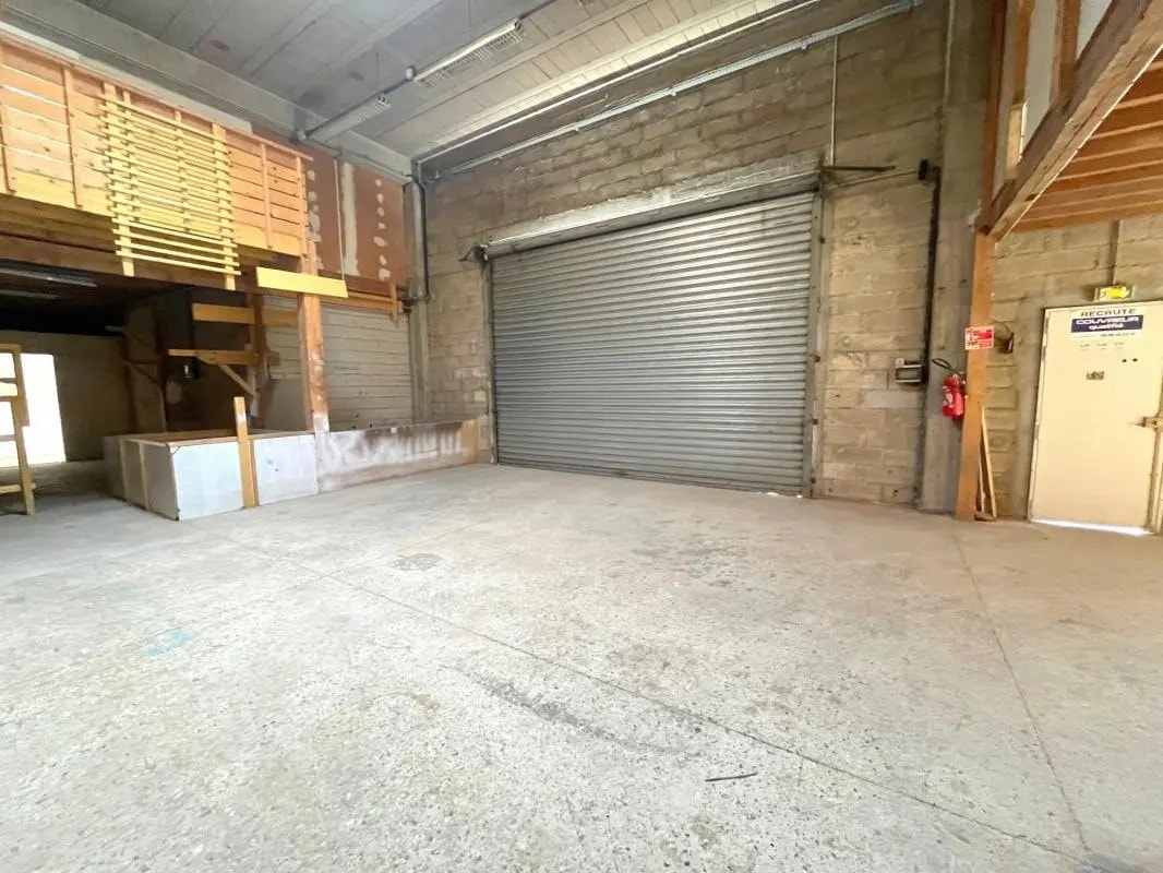 Flex in Sartrouville for lease Building Photo- Image 1 of 15