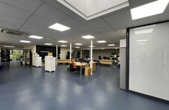 4 Avenue Johannes Gutenberg, Maurepas for lease Interior Photo- Image 1 of 8