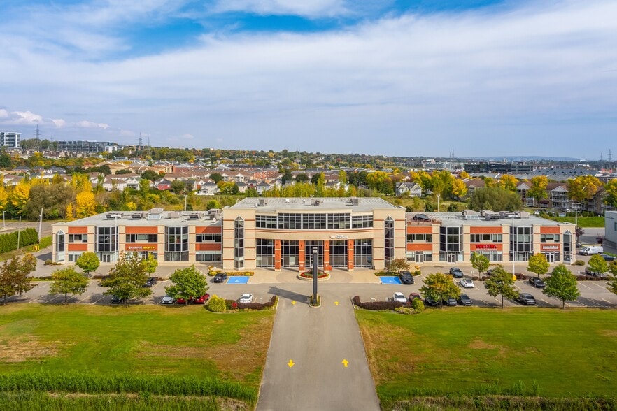 6700 Boul Pierre-Bertrand, Québec, QC à louer - Photo du bâtiment - Image 2 de 8