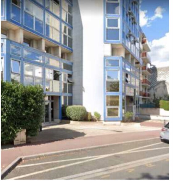 Bureau dans Suresnes à louer - Photo du bâtiment - Image 1 de 4
