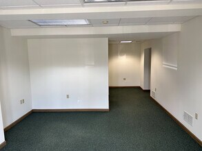 2970 Corporate Ct, Orefield, PA for lease Interior Photo- Image 1 of 11