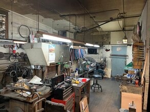 4040 SE Division St, Portland, OR à vendre Photo intérieure- Image 1 de 4