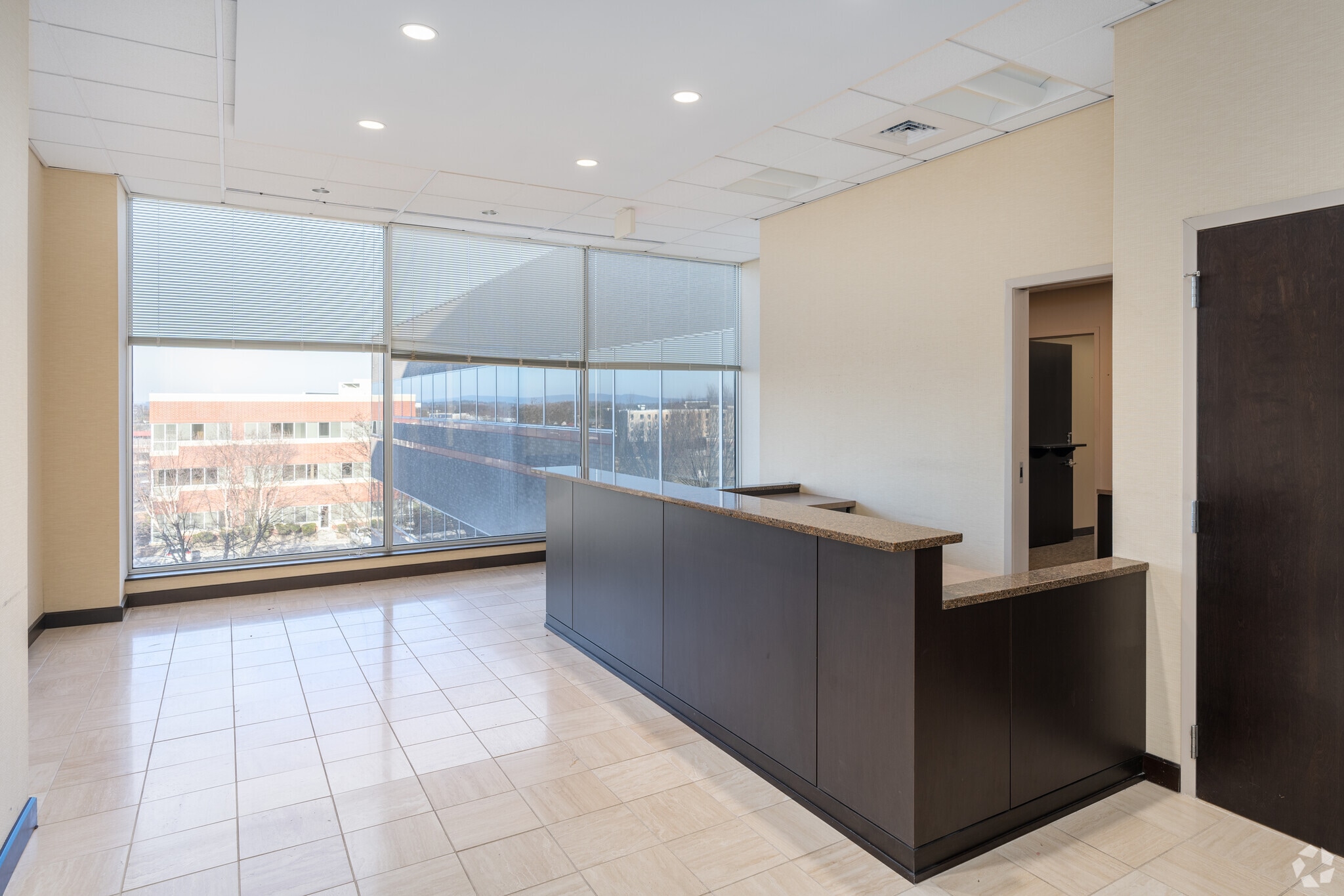 5001 Louise Dr, Mechanicsburg, PA for lease Interior Photo- Image 1 of 3