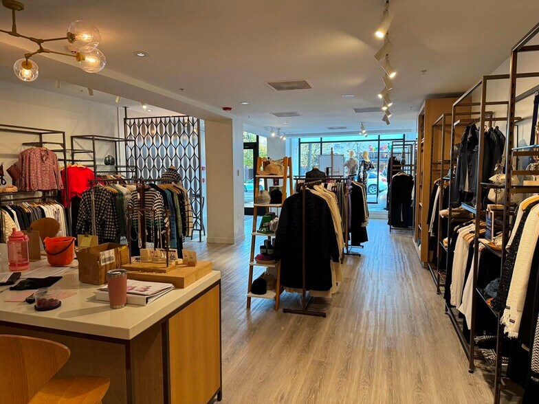 643 Central Ave, Highland Park, IL à louer - Photo du bâtiment - Image 2 de 9