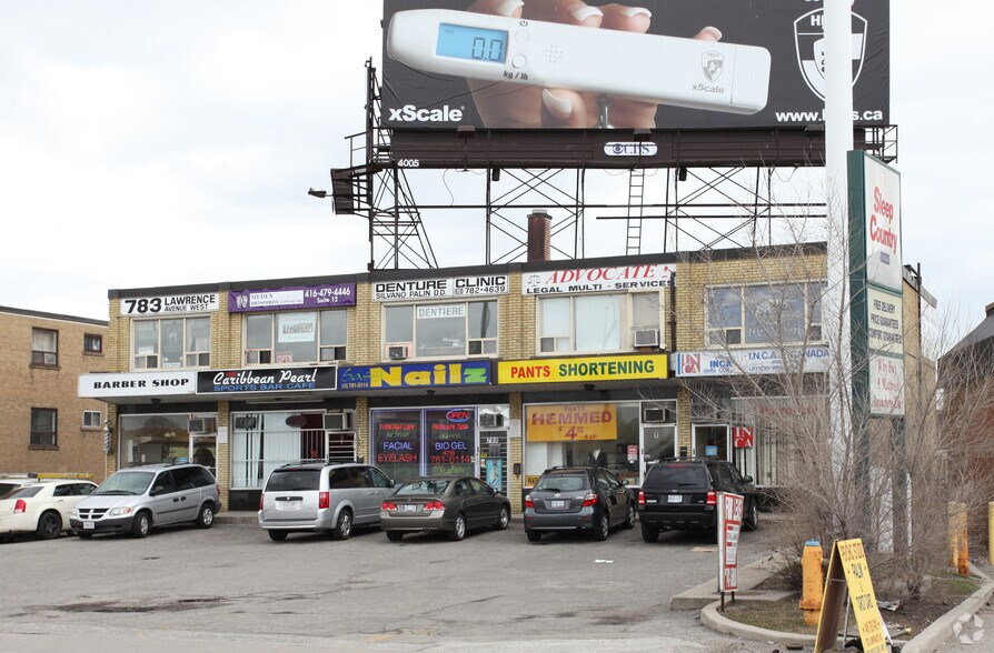783-793 Lawrence Ave W, Toronto, ON à louer - Photo du bâtiment - Image 2 de 15