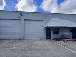 2696 NW 31st Ave, Lauderdale Lakes, FL for lease Building Photo- Image 1 of 6