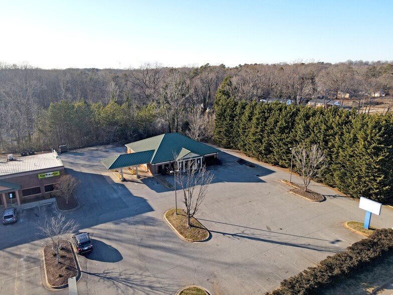 704 York Rd, Kings Mountain, NC à louer - Photo du bâtiment - Image 2 de 6