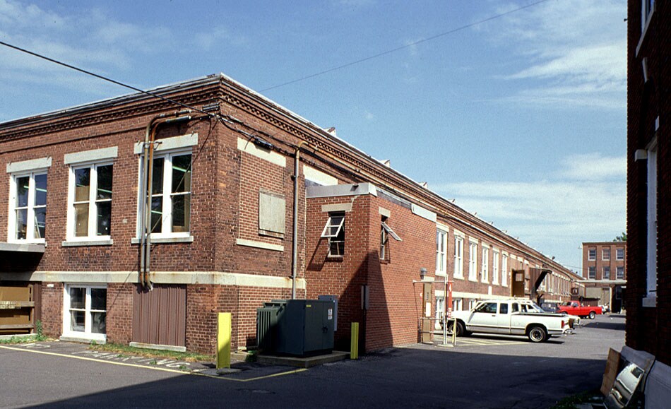 955 Connecticut Ave, Bridgeport, CT à louer Photo du bâtiment- Image 1 de 8