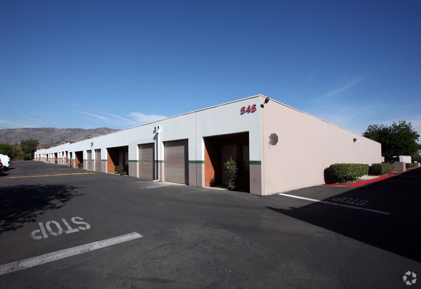 555 W Allen Ave, San Dimas, CA for lease - Building Photo - Image 3 of 4