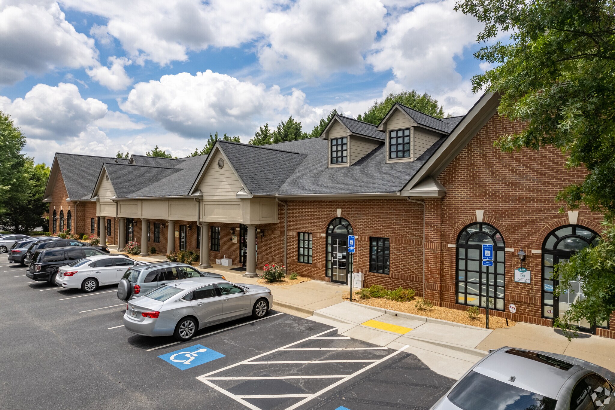 3855 Johns Creek Pky, Suwanee, GA à louer Photo du bâtiment- Image 1 de 15