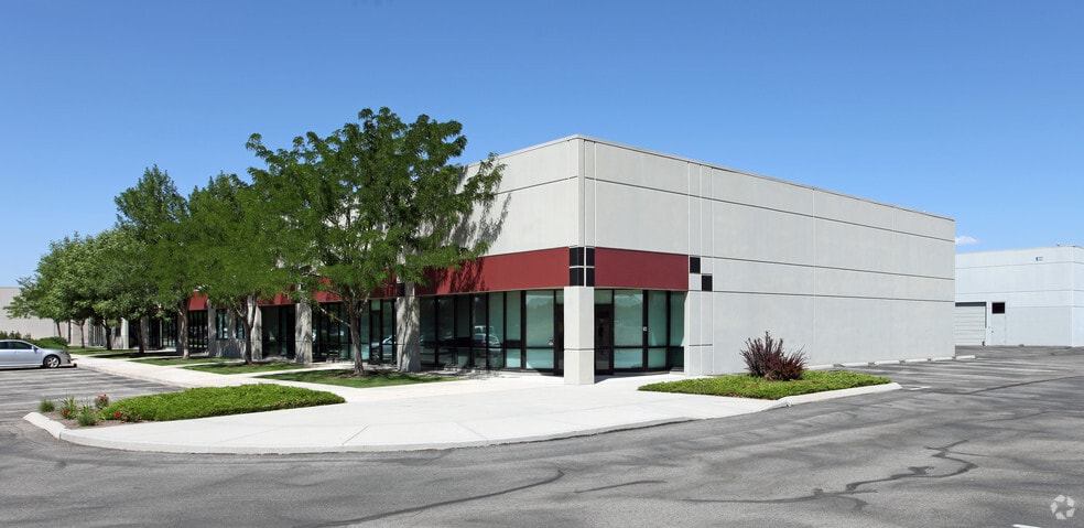 9941-9955 Emerald St, Boise, ID for lease - Primary Photo - Image 1 of 9