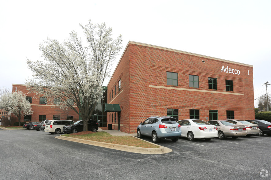 1400 Westgate Center Dr, Winston-Salem, NC for lease - Primary Photo - Image 2 of 11