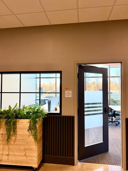7775 Walton Pky, New Albany, OH à louer - Photo du bâtiment - Image 3 de 7