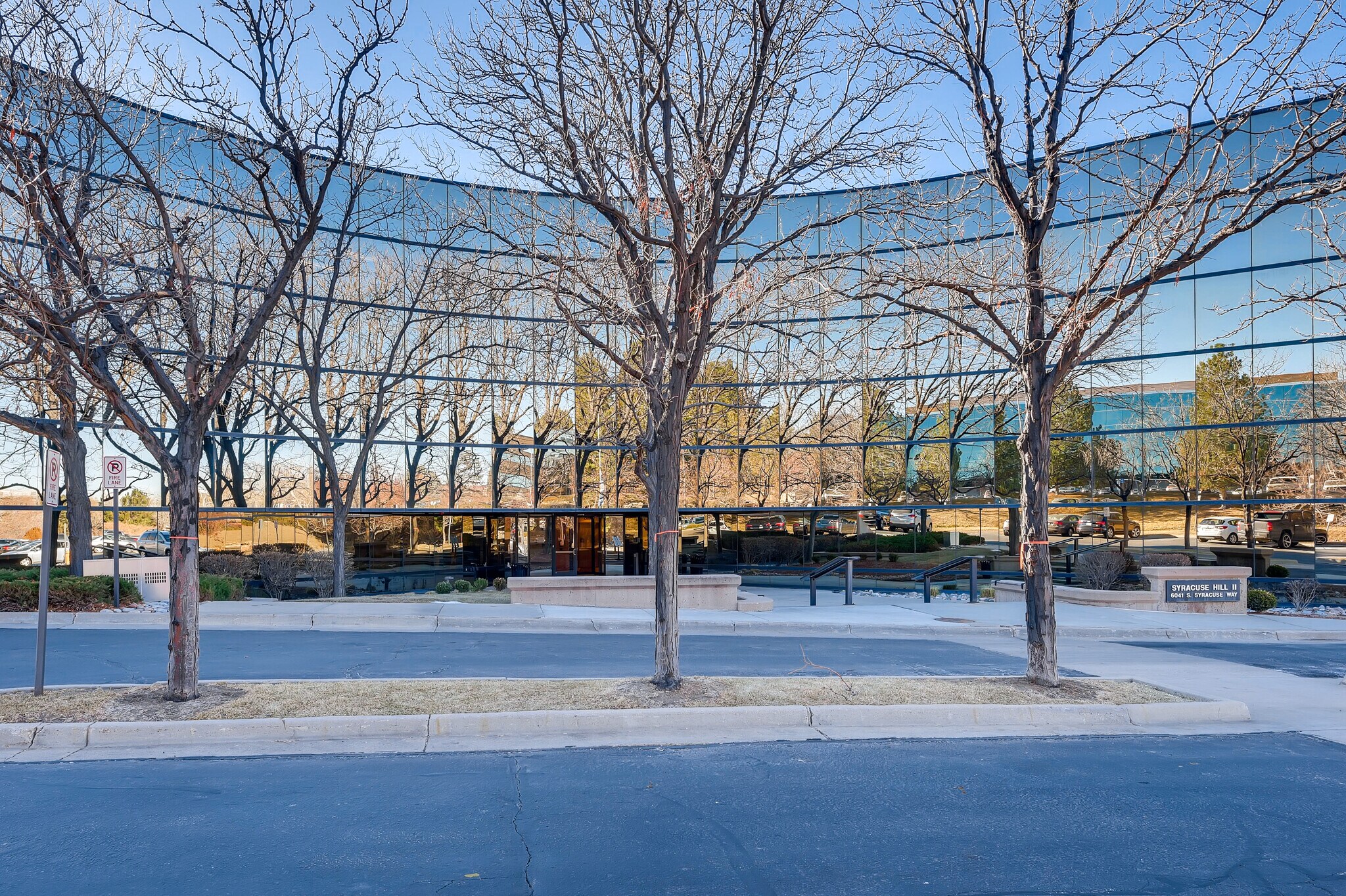 6041 S Syracuse Way, Greenwood Village, CO à louer Photo principale- Image 1 de 13